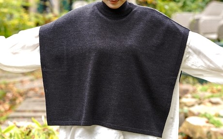 ハイネックウールポンチョ